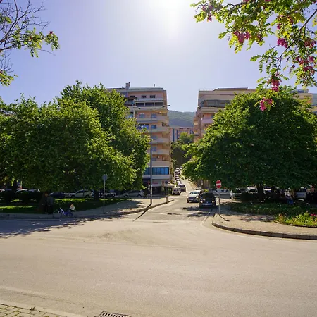 アパート Amazing Mornings Vlorë